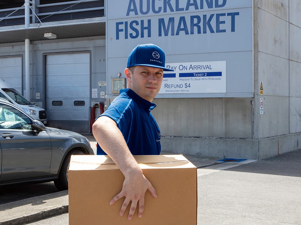 fresh fish refrigerated delivery service.